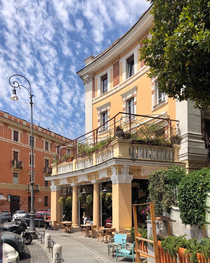 Piazza Caprera - fontana