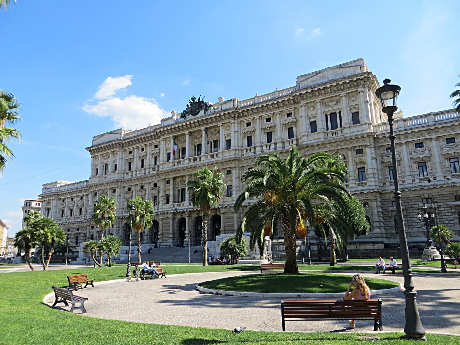 prati piazza Cavour cinema Adriano palazzaccio